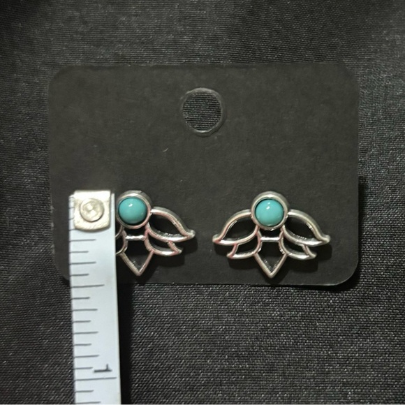 🌟3/$5🌟Earrings - Picture 2 of 2